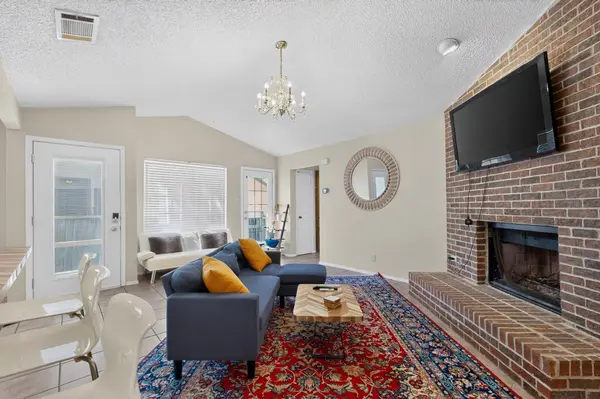 1602 Waterloo TRL #B, Austin, TX 78704