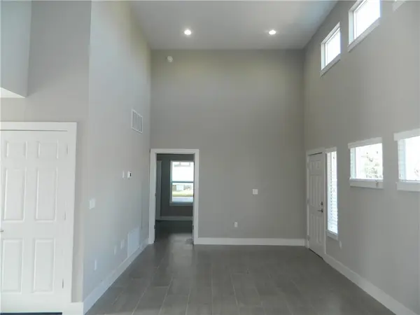 4401 Hank Ave #B, Austin, TX 78745