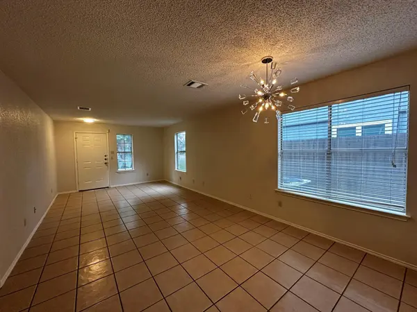 6106 La Naranja LN, Austin, TX 78749