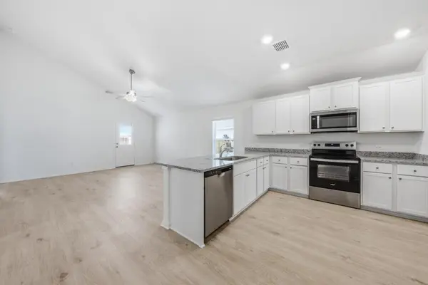 245 W Luna Blue LN, Jarrell, TX 76537