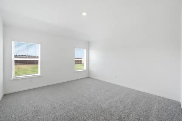 245 W Luna Blue LN, Jarrell, TX 76537