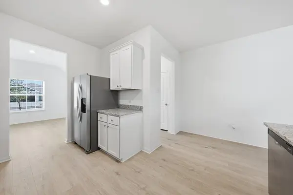 245 W Luna Blue LN, Jarrell, TX 76537