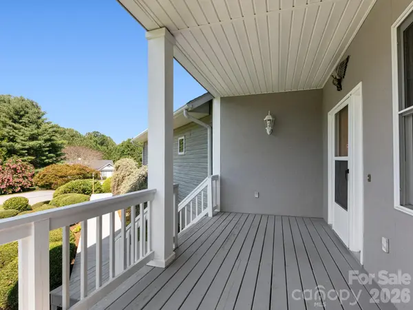 128 Stone House RD, Hendersonville, NC 28739