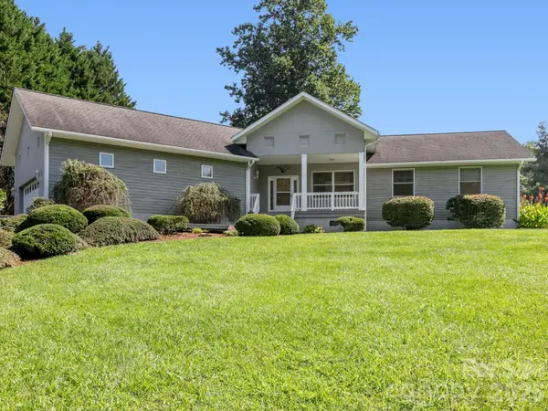 128 Stone House RD, Hendersonville, NC 28739