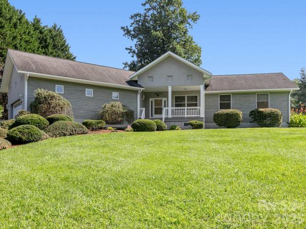 128 Stone House RD, Hendersonville, NC 28739
