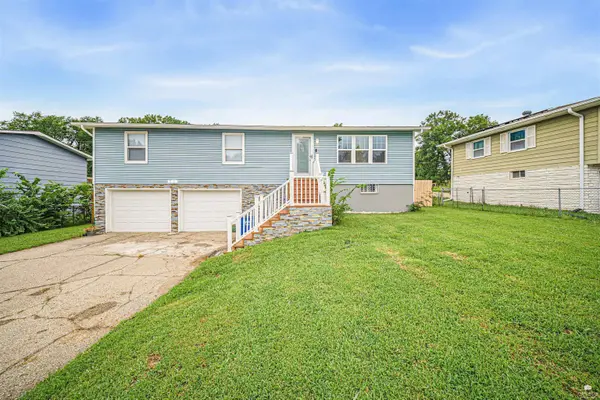 1504 Thompson DR, Junction City, KS 66441