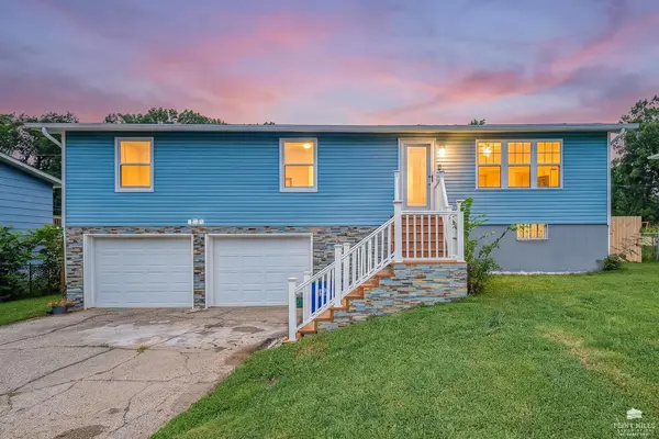 1504 Thompson DR, Junction City, KS 66441