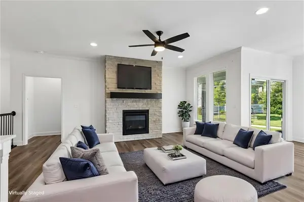 16236 Broadmoor ST, Overland Park, KS 66085
