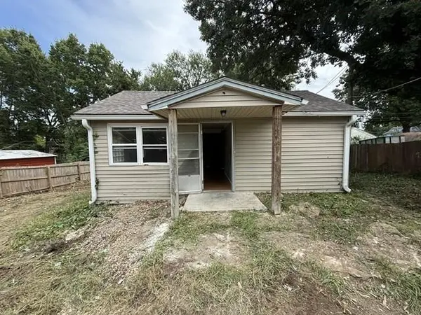 3035 Donnelly AVE, Kansas City, MO 64129