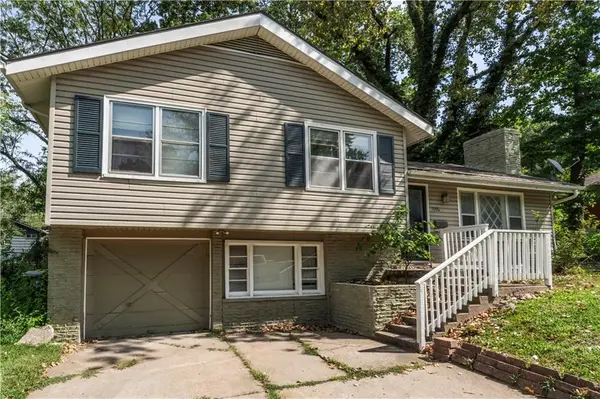 5906 E 97th ST, Kansas City, MO 64134