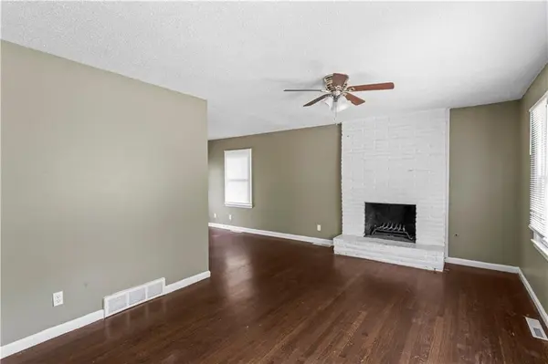 5906 E 97th ST, Kansas City, MO 64134