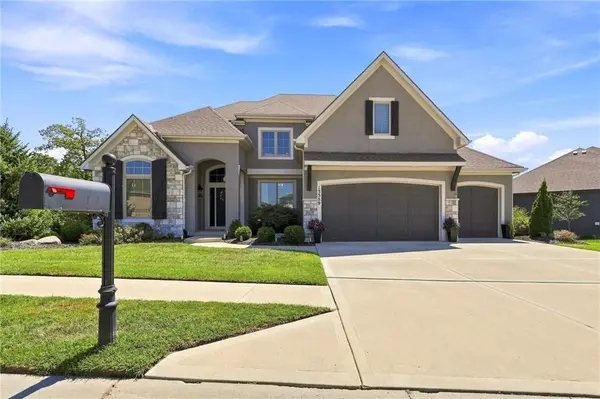 13559 Terrace Park DR, Parkville, MO 64152
