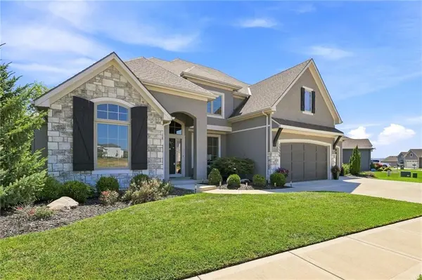 13559 Terrace Park DR, Parkville, MO 64152