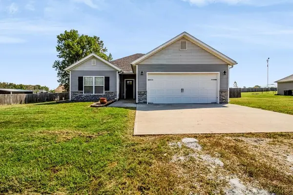 395 SE 971 RD, Knob Noster, MO 65336
