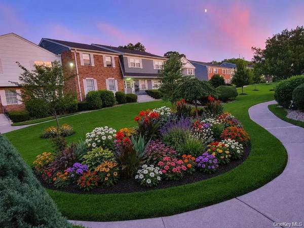 43 Doxbury LN #43, Suffern, NY 10901