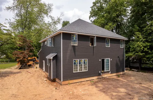 354 Holt DR, Pearl River, NY 10965