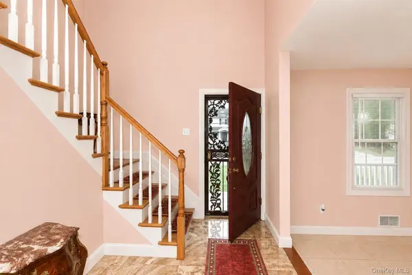 303 Westchester AVE, West Babylon, NY 11704