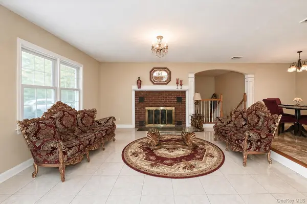 303 Westchester AVE, West Babylon, NY 11704