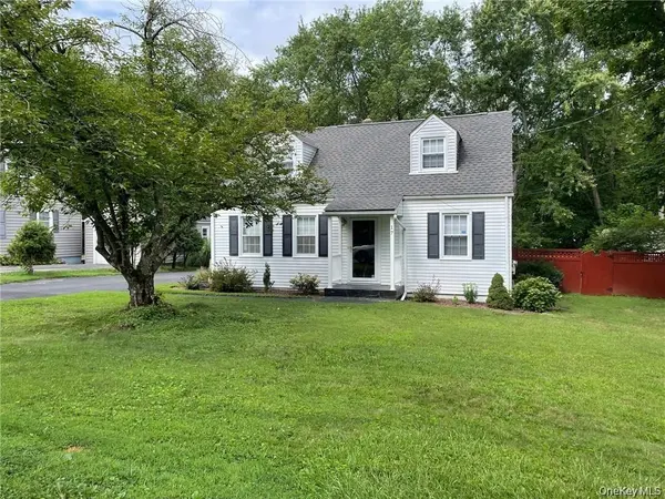 17 Kinderhook DR, Poughkeepsie, NY 12603
