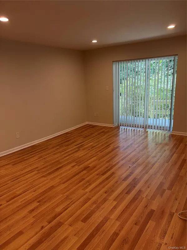 603 Fox Run LN, Carmel, NY 10512