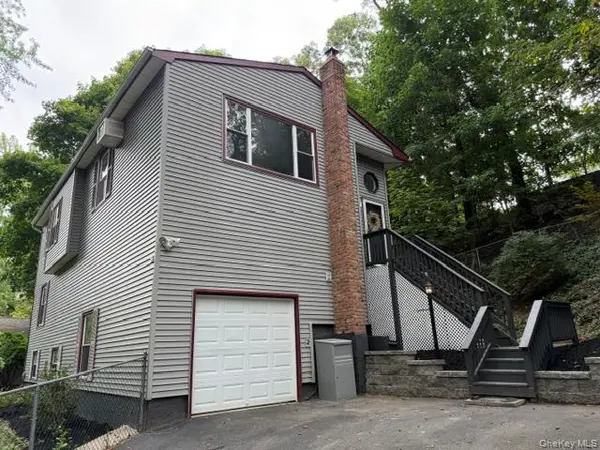 59 Woodhull Landing RD, Sound Beach, NY 11789