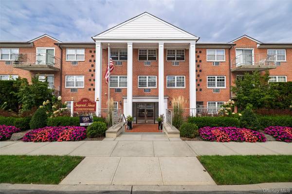 250 N Village AVE #C22, Rockville Centre, NY 11570