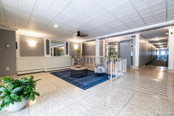 250 N Village AVE #C22, Rockville Centre, NY 11570