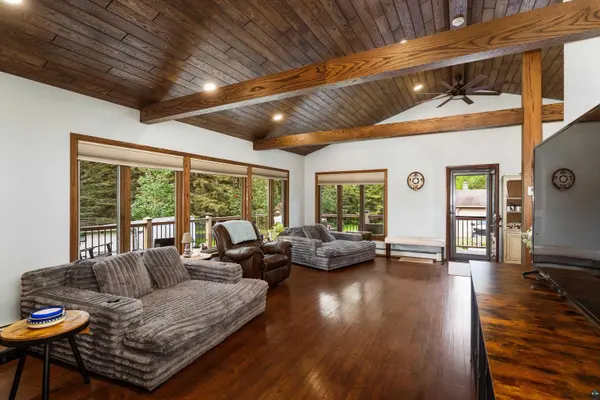 1521 Highway 61 E, Grand Marais, MN 55604
