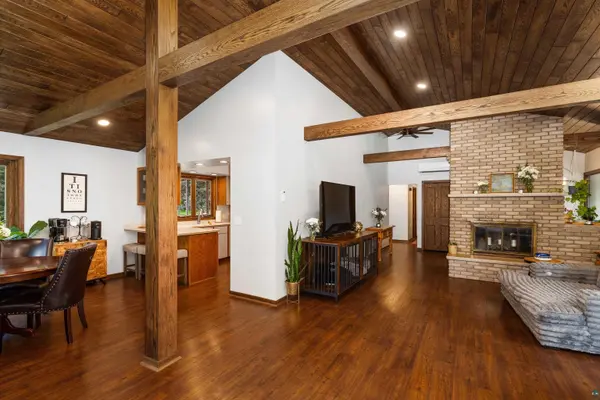 1521 Highway 61 E, Grand Marais, MN 55604