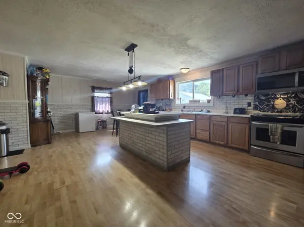 5420 E North ST, Butlerville, IN 47223