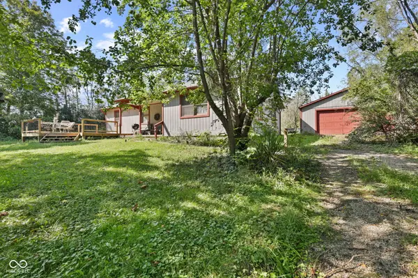 4226 Somerset Lake RD, Nashville, IN 47448