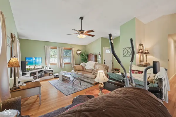 4226 Somerset Lake RD, Nashville, IN 47448