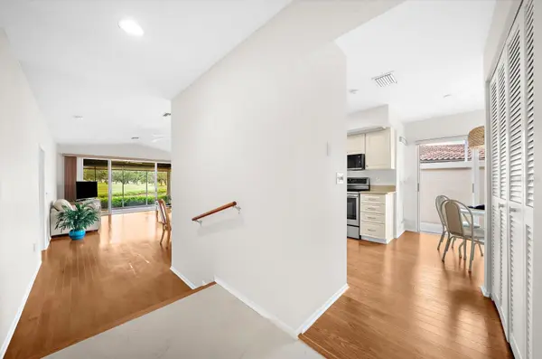 7306 GOLF POINTE CIR, Sarasota, FL 34243
