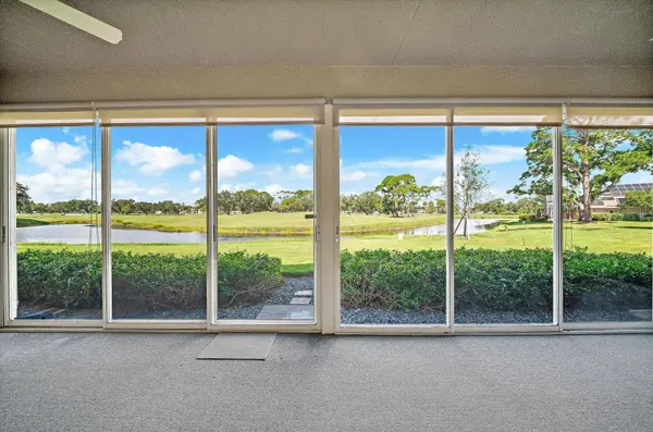 7306 GOLF POINTE CIR, Sarasota, FL 34243