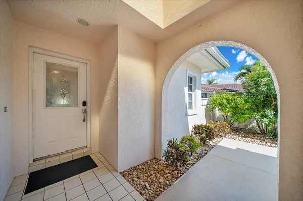 7306 GOLF POINTE CIR, Sarasota, FL 34243