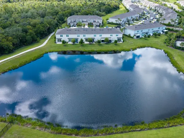 8632 LUNAR SKYE ST, Sarasota, FL 34241