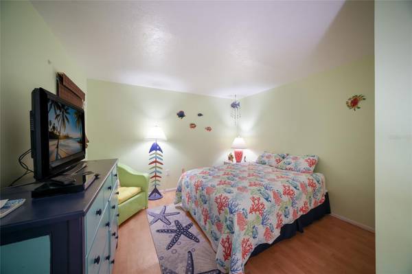 3705 E BAY DR #115, Holmes Beach, FL 34217