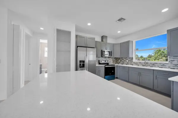 856 WILLIAM DENVER ST, Lehigh Acres, FL 33974