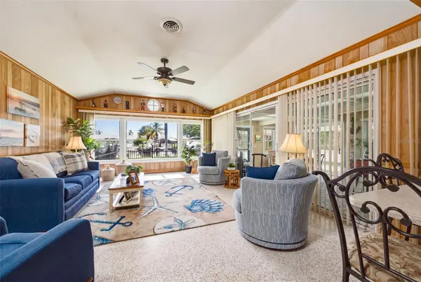 133 HOLLY AVE, Sarasota, FL 34243