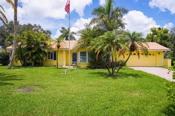 133 HOLLY AVE, Sarasota, FL 34243