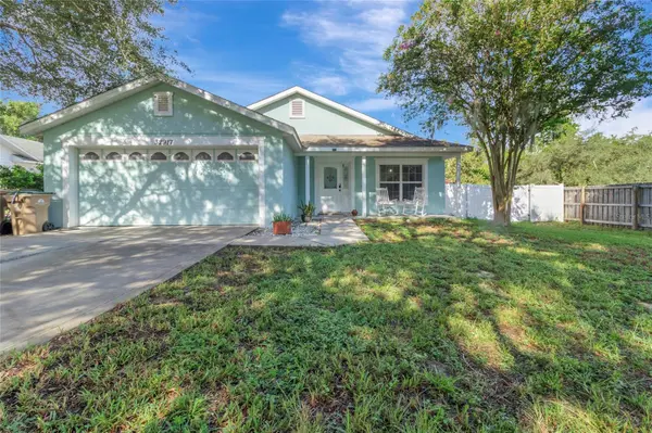 32917 FOREST AVE, Leesburg, FL 34788
