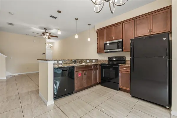 2018 ROYAL VISTA CT, Orlando, FL 32817