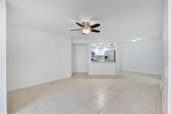 4540 COMMANDER DR #2218, Orlando, FL 32822