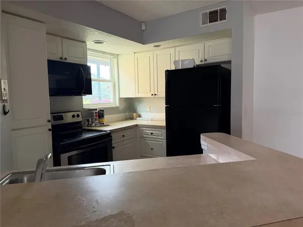 4658 COMMANDER DR #817, Orlando, FL 32822