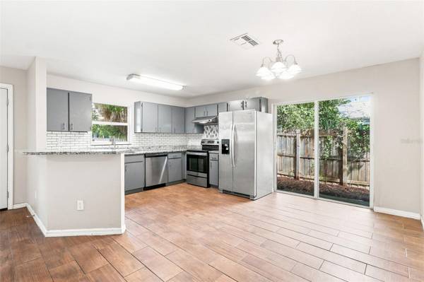 2324 OAKDALE ST S, St Petersburg, FL, 33705 photo 7