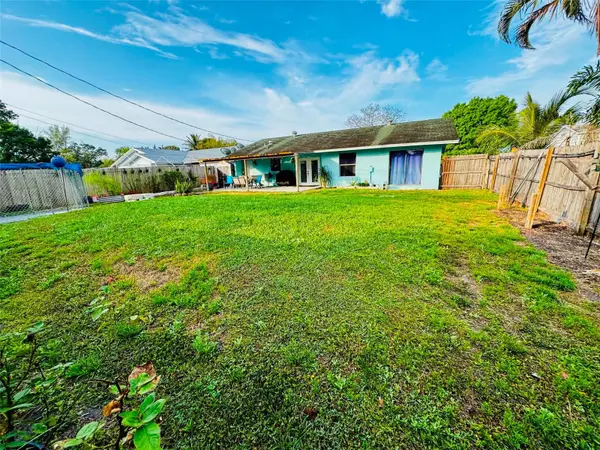 5679 SE INDIGO AVE, Stuart, FL 34997