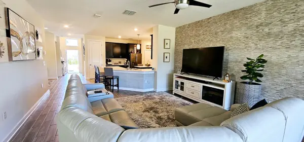 2424 CAMDEN PARK AVE, Davenport, FL 33837