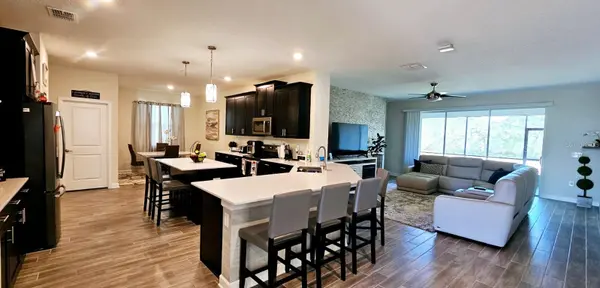 2424 CAMDEN PARK AVE, Davenport, FL 33837