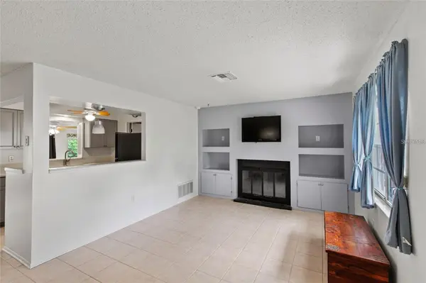 40319 ORANGE CIR, Lady Lake, FL 32159