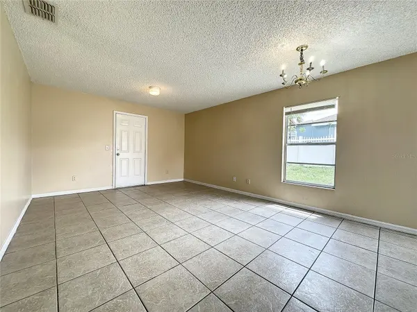 606 CLAUDE HOLMES SR AVE, Haines City, FL 33844